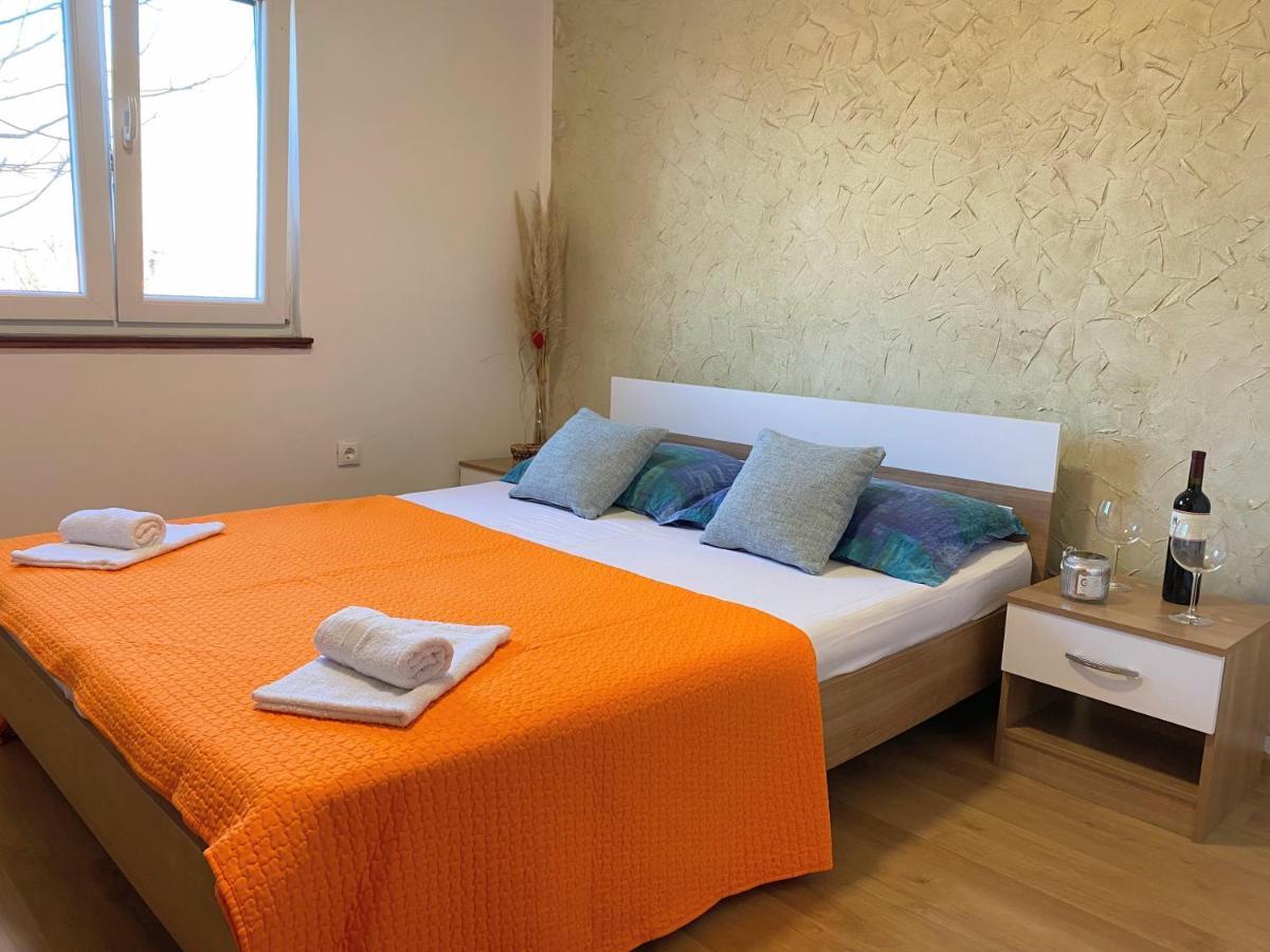 Villa Marie With Pool, Two Bedrooms For 4+2Kids Cavoglave Εξωτερικό φωτογραφία