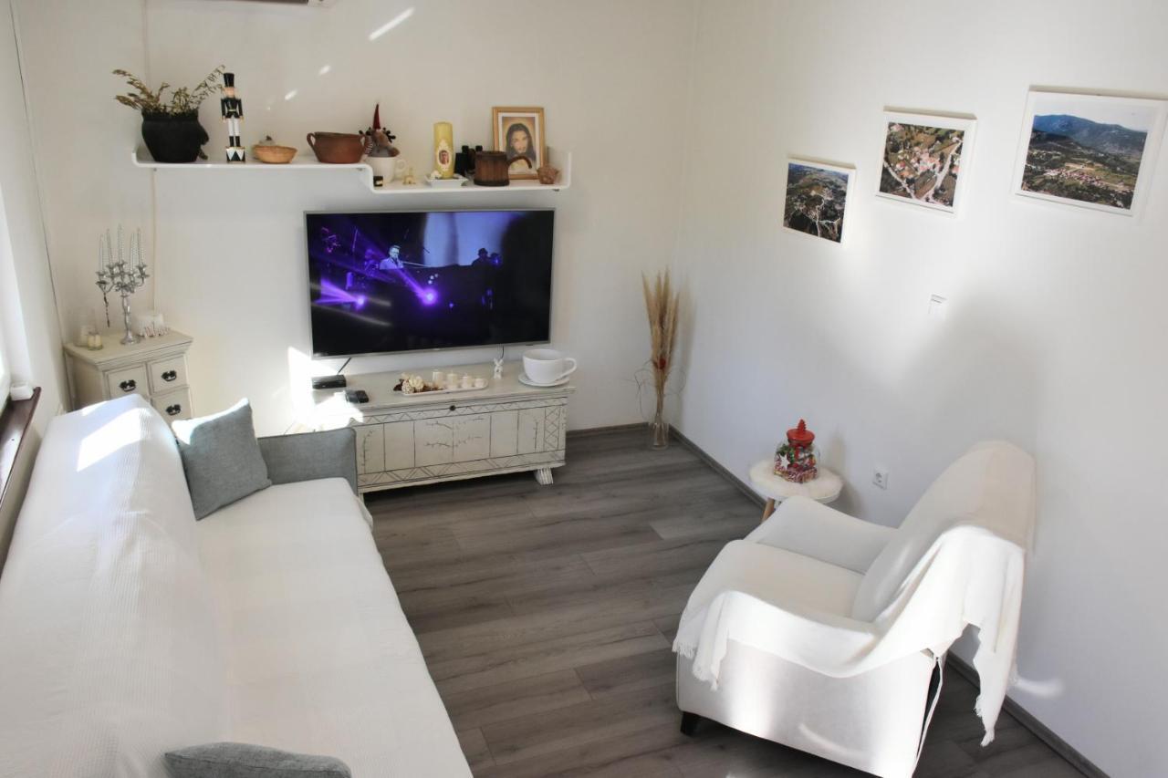 Villa Marie With Pool, Two Bedrooms For 4+2Kids Cavoglave Εξωτερικό φωτογραφία